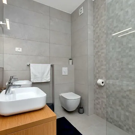 Mendula * マカルスカ