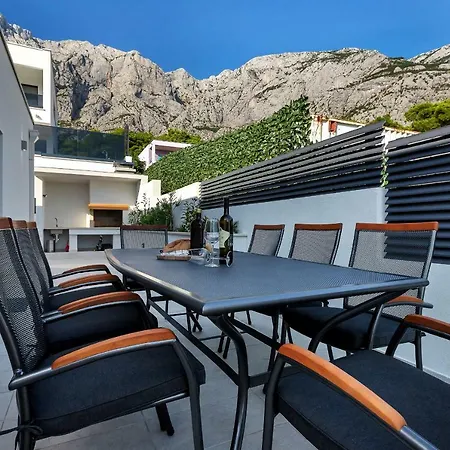 Mendula Willa Makarska