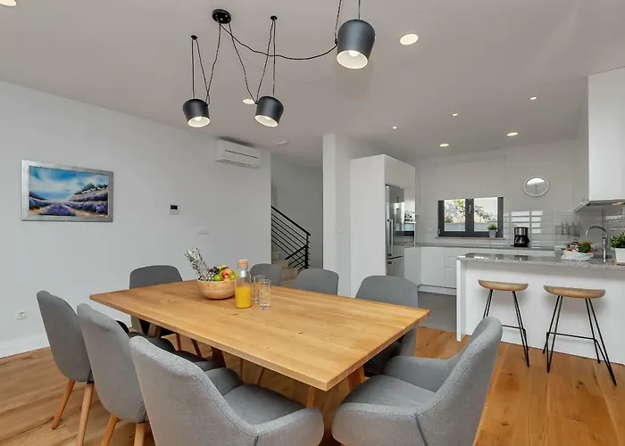 Mendula 빌라 마카르스카